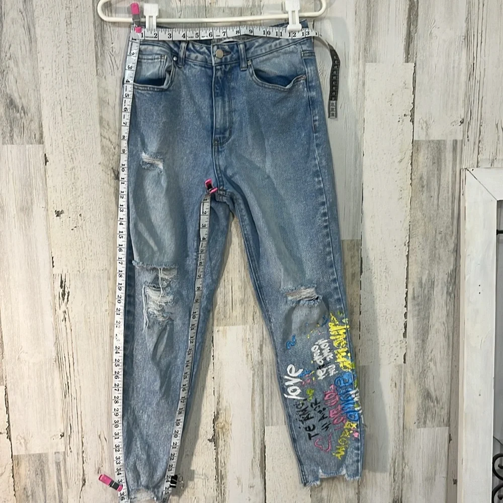 Tinseltown Mom Jeans Womens Size 7 Light Blue Graffiti Painted Leg Detail Pants - Picture 4 of 9